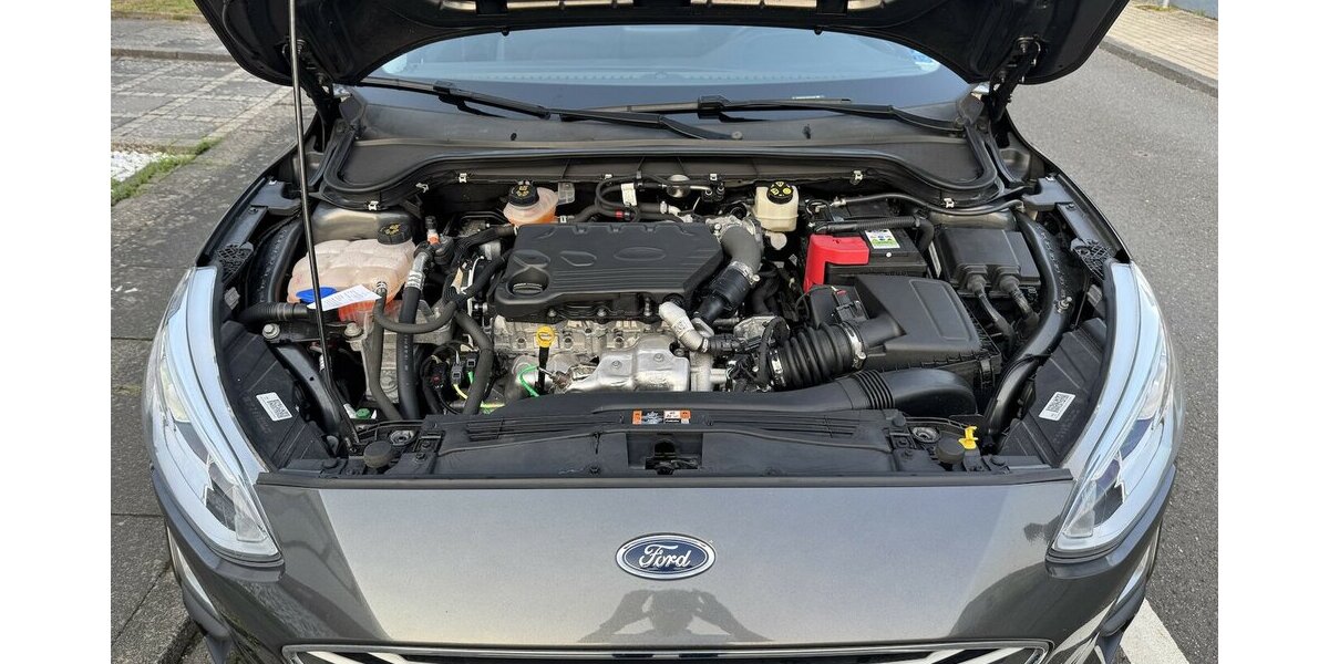 Ford Focus EcoBlue.Nav.Temp.Serv-Neu.EU6 GARANTIE.1Hd 64.284 km 14.000 &euro; Erftstadt 50374