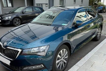 Skoda Superb 59.787 km 24.990 &euro; München 81541