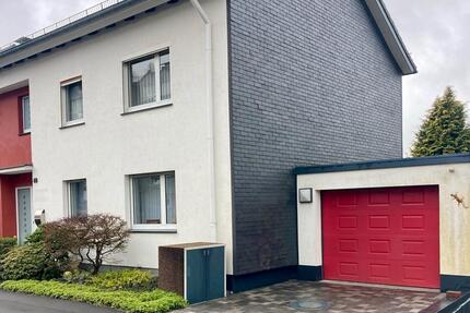 Haus Remscheid Reinshagen - 8 Zimmer, 140 m&sup2;, 1.750&euro; | Angebot:25961564