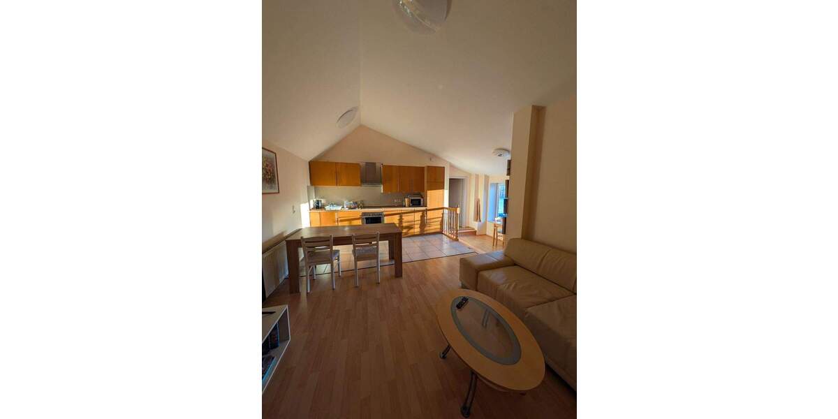 Etagenwohnung Malchow - 3 Zimmer, 200 m&sup2;, 1.250&euro; | Angebot:24918522