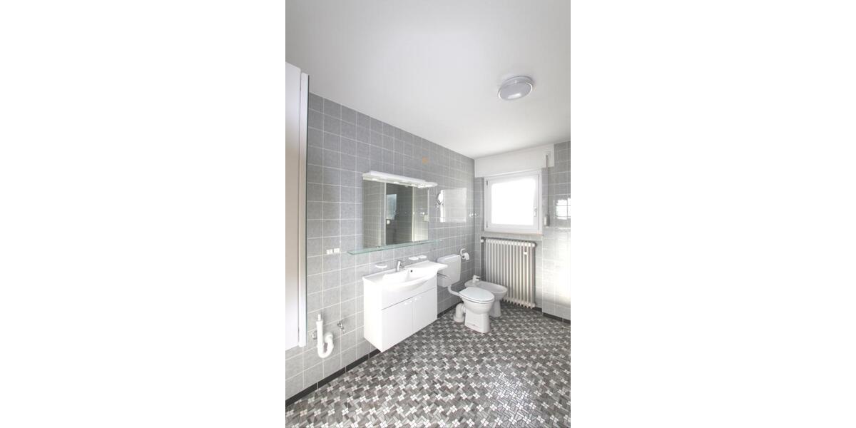 Doppelhaushälfte Heilbronn Kernstadt - 7 Zimmer, 220 m&sup2;, 2.350&euro; | Angebot:24295376