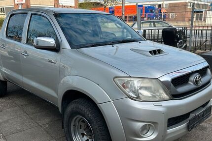 Toyota Hilux 278.647 km 8.990 &euro; Hamburg 22113