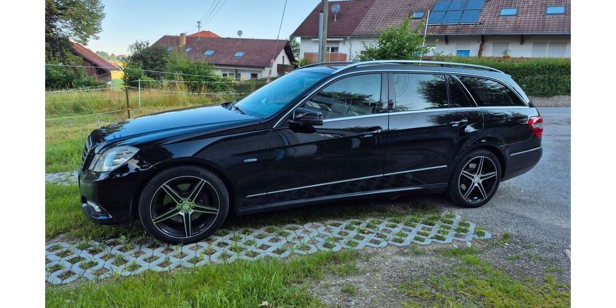 Mercedes-Benz 350 325.068 km 9.500 &euro; Oberostendorf 86869
