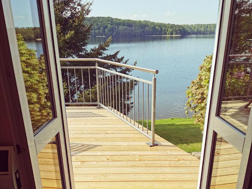 Ferienhaus direkt am See Hütte mieten Mecklenburg Schwerin Ostsee