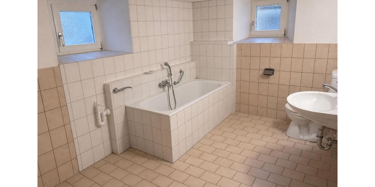 Einfamilienhaus Südheide - 10 Zimmer, 200 m&sup2;, 300.000&euro; | Angebot:26733051