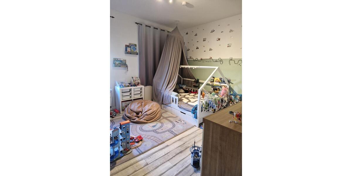 Etagenwohnung Halle (Saale) Silberhöhe - 4 Zimmer, 80 m&sup2;, 680&euro; | Angebot:26393080