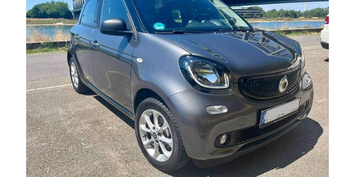 Smart ForFour 90.639 km 8.900 &euro; Karlsruhe 76287