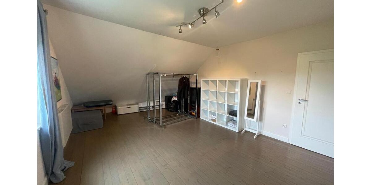 Einfamilienhaus Versmold - 5 Zimmer, 210 m&sup2;, 2.950&euro; | Angebot:26442223
