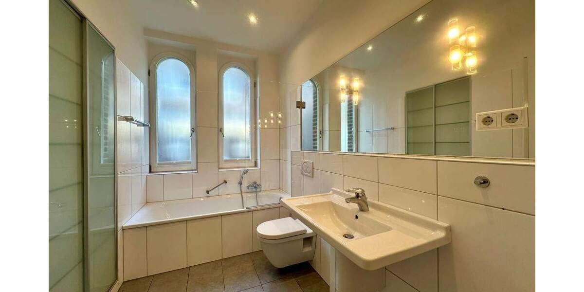 Mehrfamilienhaus, Wohnhaus Krefeld Cracau - 1 Zimmer, 496 m&sup2;, 1.650.000&euro; | Angebot:25266744