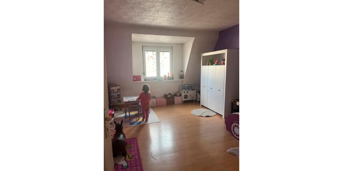 Dachgeschoßwohnung Völklingen - 4 Zimmer, 90 m&sup2;, 690&euro; | Angebot:26349882