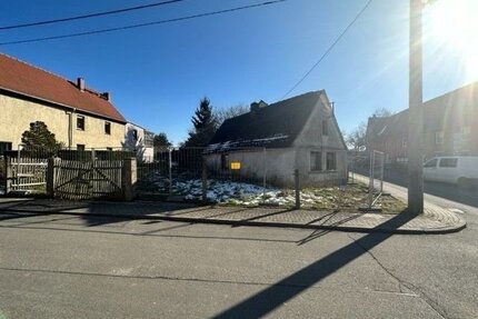 +++ Baugrundstück mit Abrisshaus in Heiligenkreuz +++