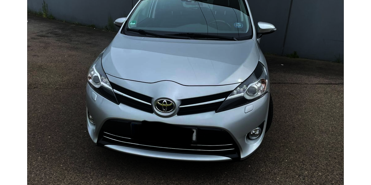Toyota Verso 131.200 km 13.200 &euro; Leipzig 04349