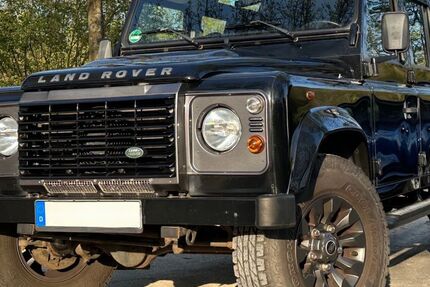Land Rover Defender 113.200 km 43.300 &euro; Sinzig 53489