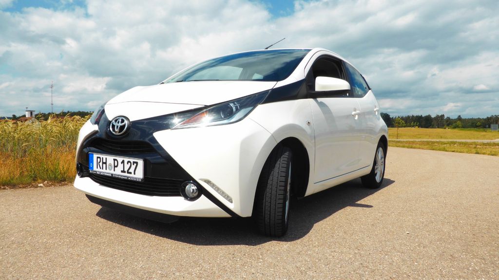 Toyota Aygo (X) 63.000 km 8.900 &euro; Büchenbach 91186