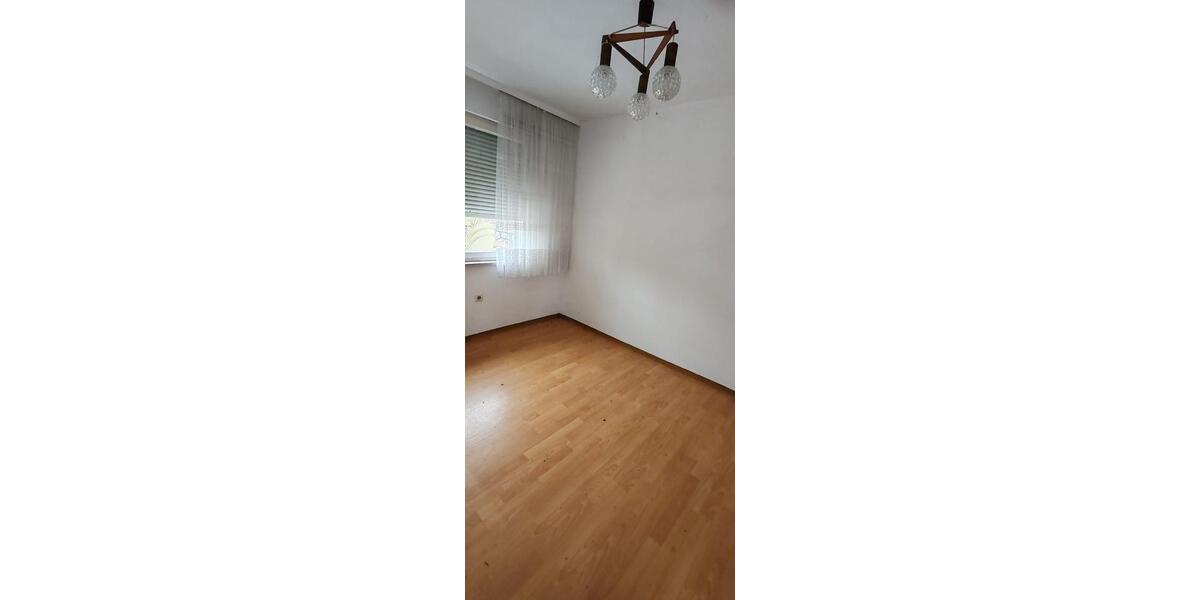 Einfamilienhaus Bad Königshofen im Grabfeld - 6 Zimmer, 180 m&sup2;, 20.000&euro; | Angebot:25323774