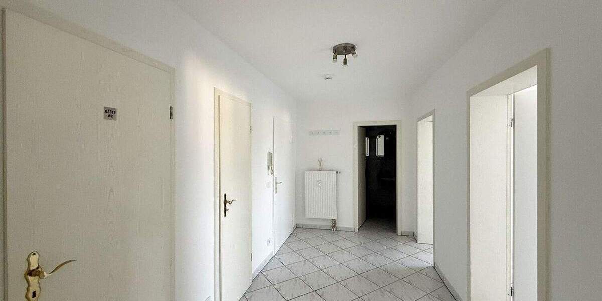 Helle 3,5-Zimmer-Komfortwohnung mit Balkon, Weitblick und Pkw-Stellplatz 3 zimmer