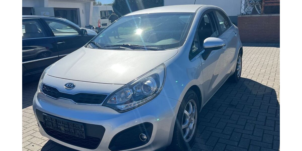 Kia Rio 234.089 km 2.500 &euro; Löhne Mennighüffen 32584