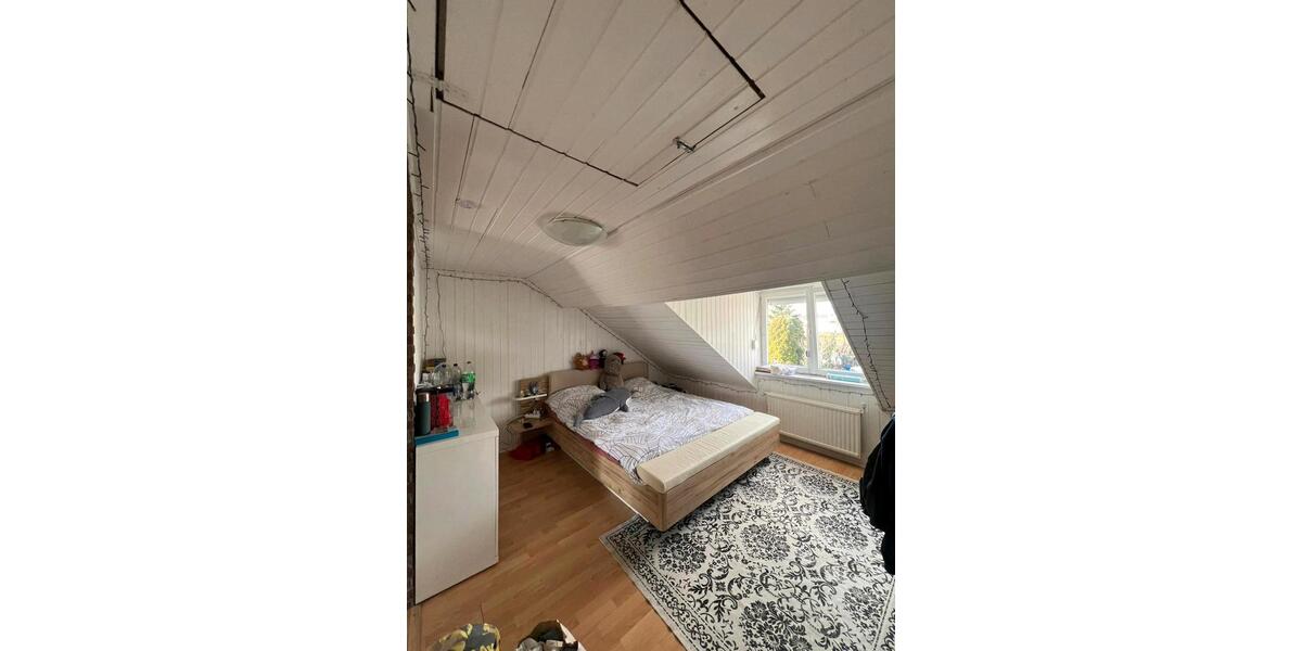 Etagenwohnung Eschweiler - 5 Zimmer, 120 m&sup2;, 1.600&euro; | Angebot:25297090