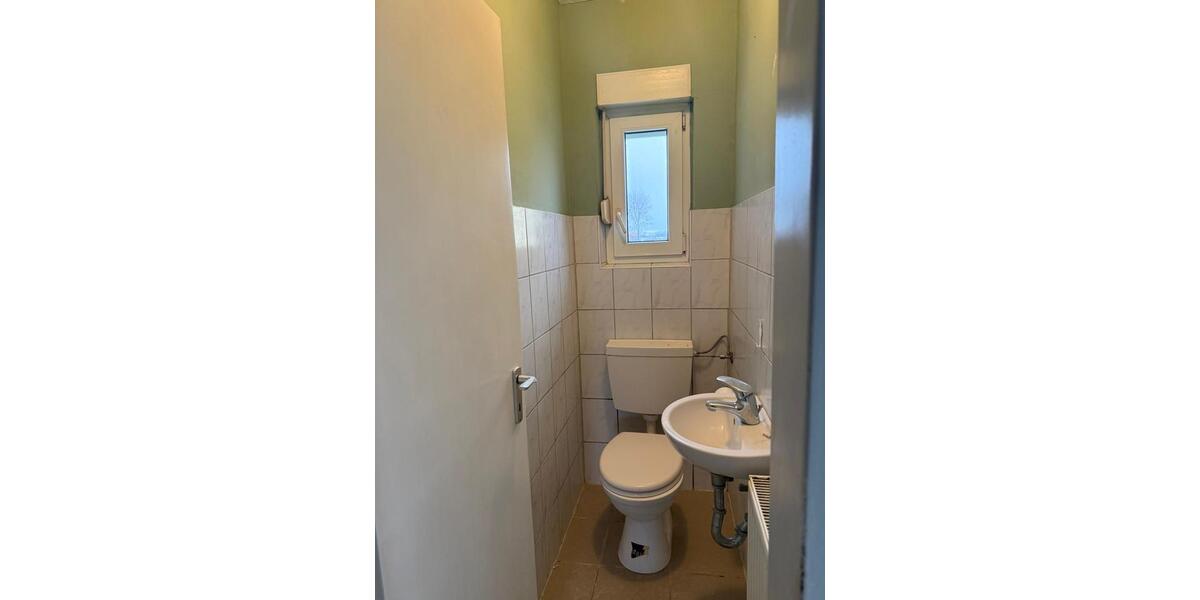 Etagenwohnung Bad Königshofen im Grabfeld - 4 Zimmer, 85 m&sup2;, 595&euro; | Angebot:24877176