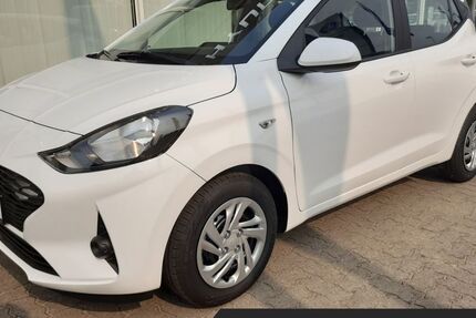 Hyundai i10 2.500 km 15.990 &euro; Rostock 18146