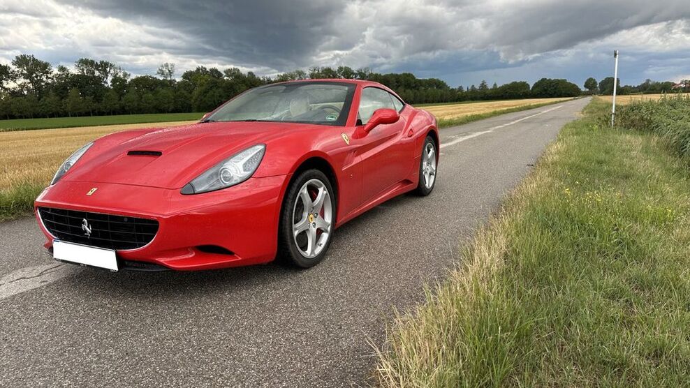 Ferrari California 24.800 km 122.000 € Aschheim-Dornach 85609