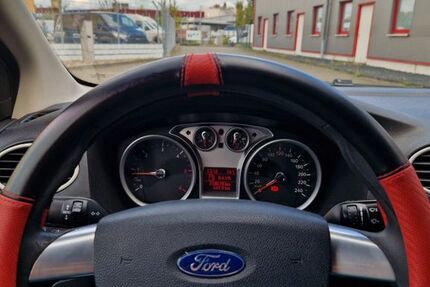 Ford Focus 218.600 km 2.100 &euro; Köln 50829