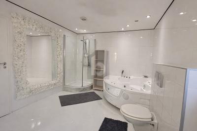 VIEL PLATZT ZUM WOHLFÜHLEN MIT GROßEM GARTEN - Zweifamilienhaus Achim | Angebot:25842804