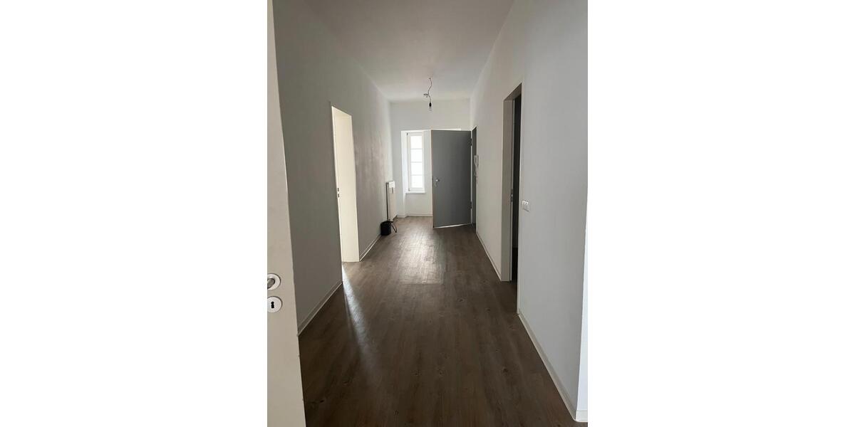 Etagenwohnung Rostock - 5 Zimmer, 157 m&sup2;, 1.700&euro; | Angebot:25959305