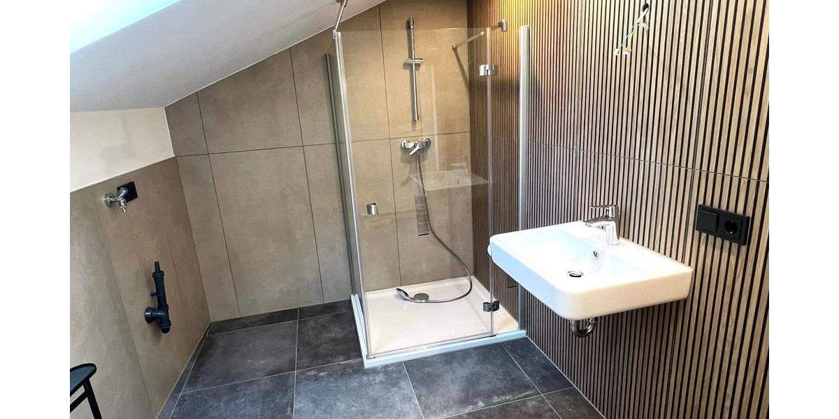 Zimmer Nußbaum - 3 Zimmer, 85 m&sup2;, 1.050&euro; | Angebot:25683775