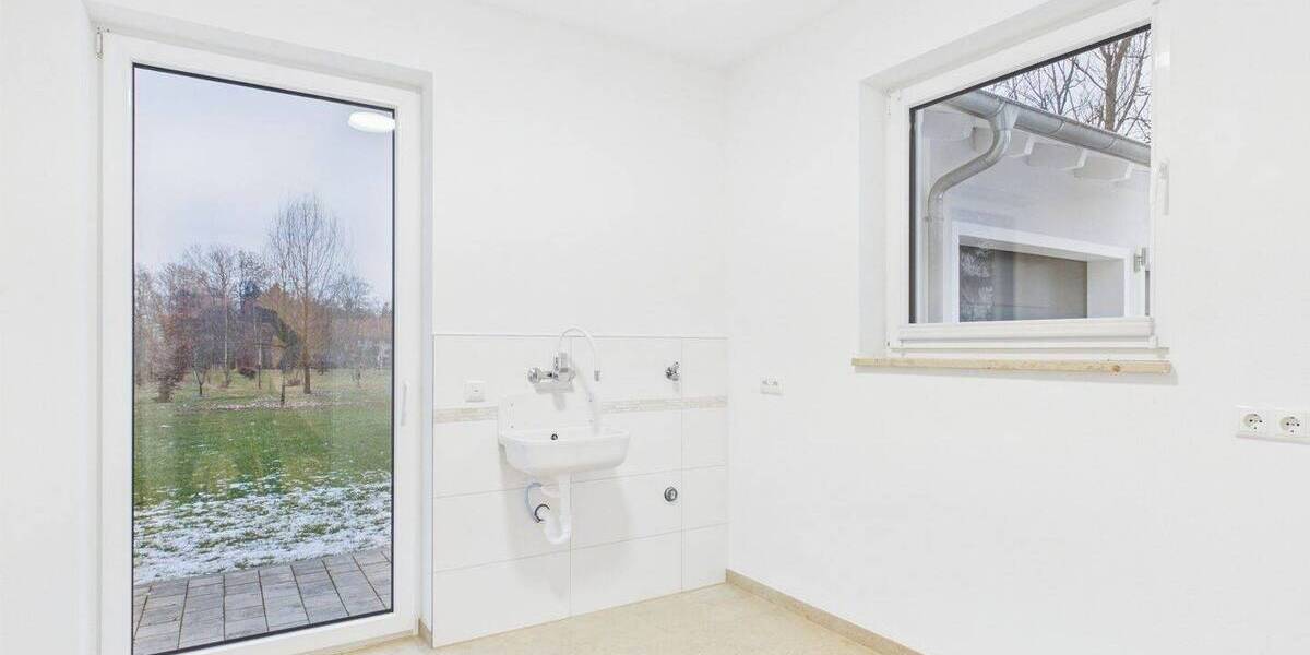 Doppelhaushälfte Moosinning Eichenried - 8 Zimmer, 315 m&sup2;, 3.900&euro; | Angebot:26455180