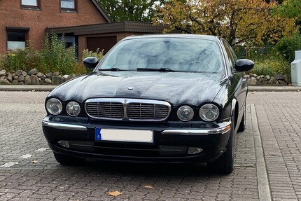 Jaguar XJ8