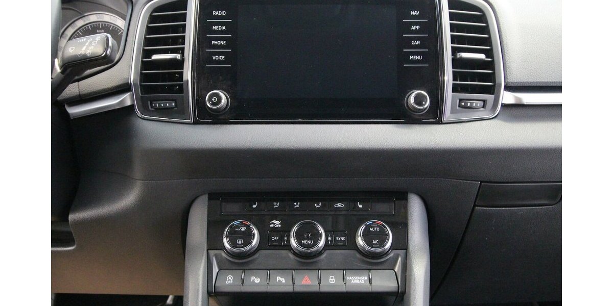 Skoda Karoq 1.5 TSI 7-DSG Style NAVI+LED+KAMERA+ALU18 124.679 km 17.900 &euro; Hagenow 19230