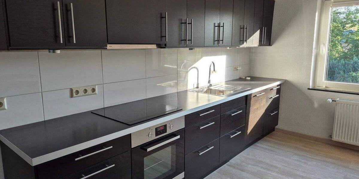 RESERVIERT! Gemütliche 4 Zimmer Wohnung mit großem Süd-Balkon in Innenstadtlage! 4 zimmer