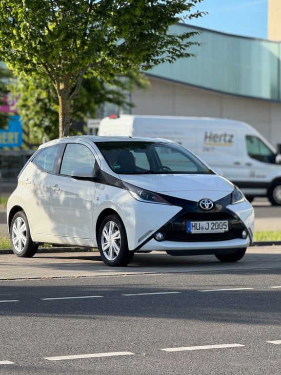 Aygo (X)