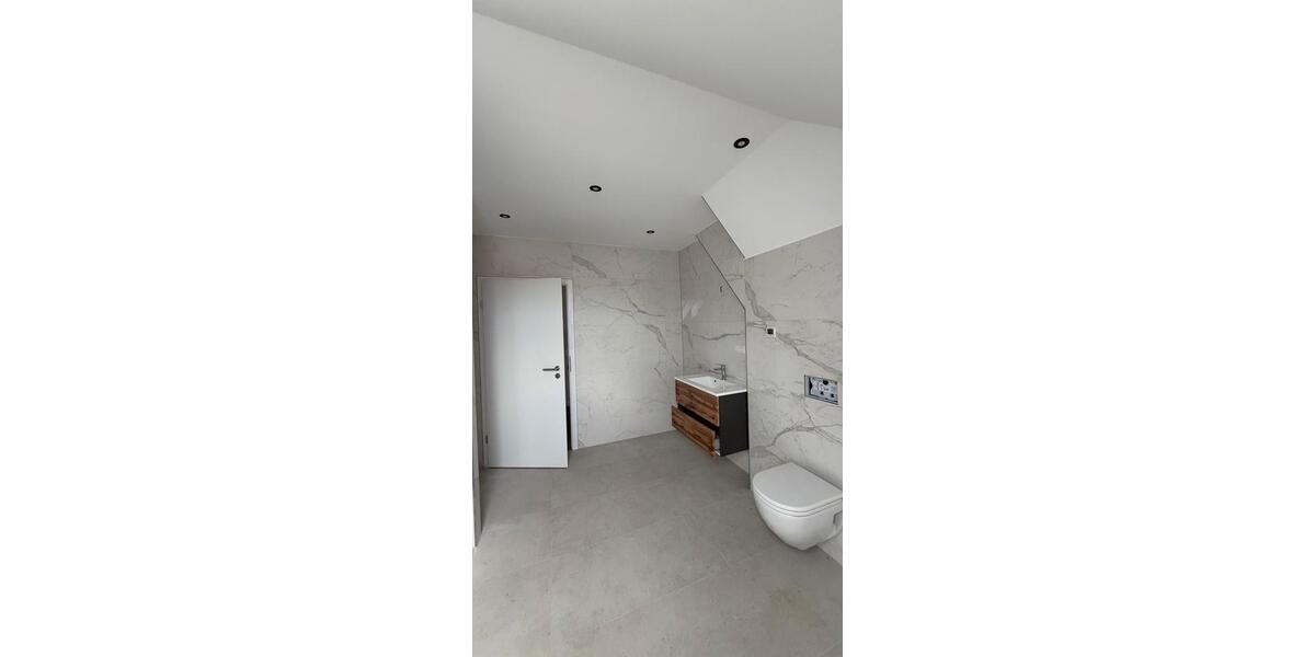 Dachgeschoßwohnung Riesa - 3 Zimmer, 70 m&sup2;, 480&euro; | Angebot:26657642
