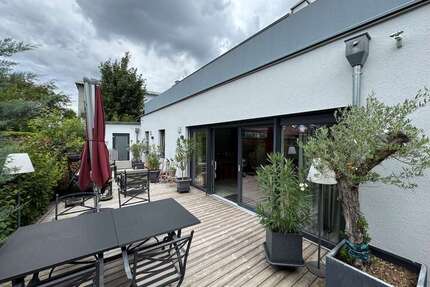 Haus zum Mieten in Dachau 2.990 € 210 m²