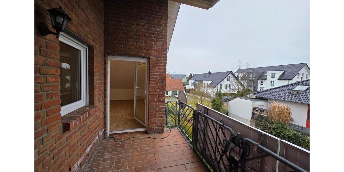 Dachgeschoßwohnung Schloß Holte-Stukenbrock Stukenbrock - 4 Zimmer, 70 m&sup2;, 690&euro; | Angebot:24934981