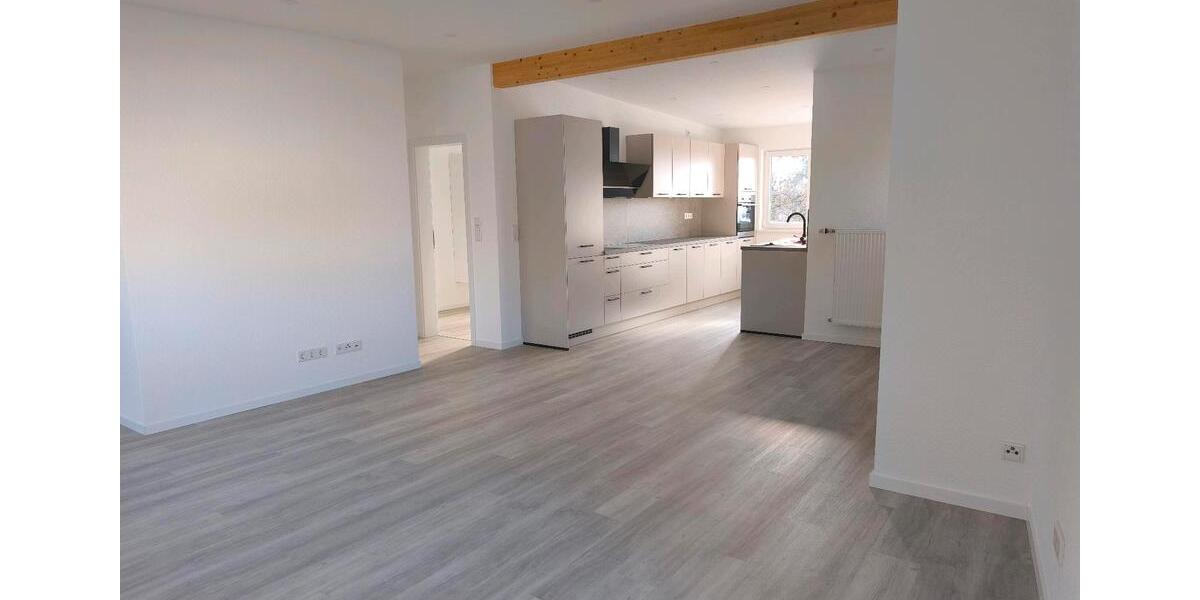 Dachgeschoßwohnung Remscheid - 3 Zimmer, 85 m&sup2;, 1.115&euro; | Angebot:25030620