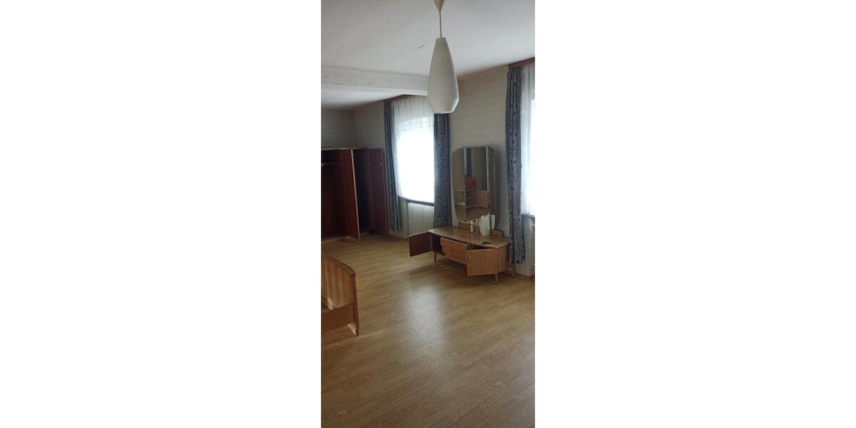 Mehrfamilienhaus, Wohnhaus Karsbach - 10 Zimmer, 210 m&sup2;, 270.000&euro; | Angebot:24627026