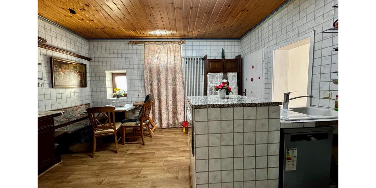Etagenwohnung Rehlingen-Siersburg Siersburg - 8 Zimmer, 222 m&sup2;, 329.000&euro; | Angebot:26101650