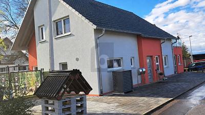 LÄNDLICHES WOHNEN MIT VIEL LICHT UND FREIHEIT - Zweifamilienhaus Neckarwestheim | Angebot:25929123