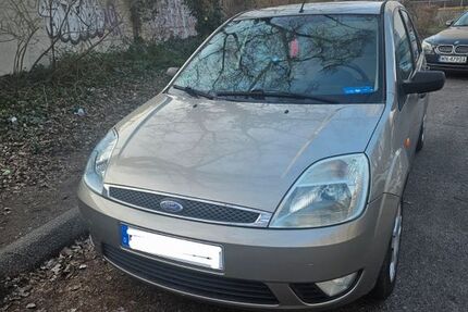 Ford Fiesta 190.000 km 1.800 &euro; falkensee 14612