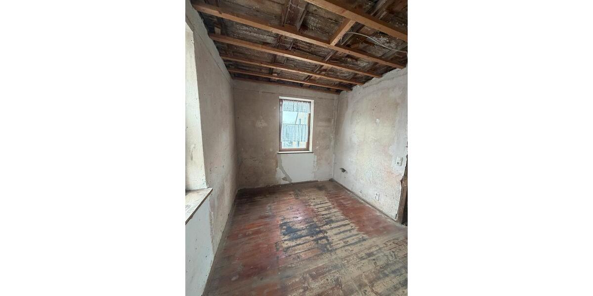 Einfamilienhaus Rositz - 8 Zimmer, 140 m&sup2;, 500&euro; | Angebot:24812820