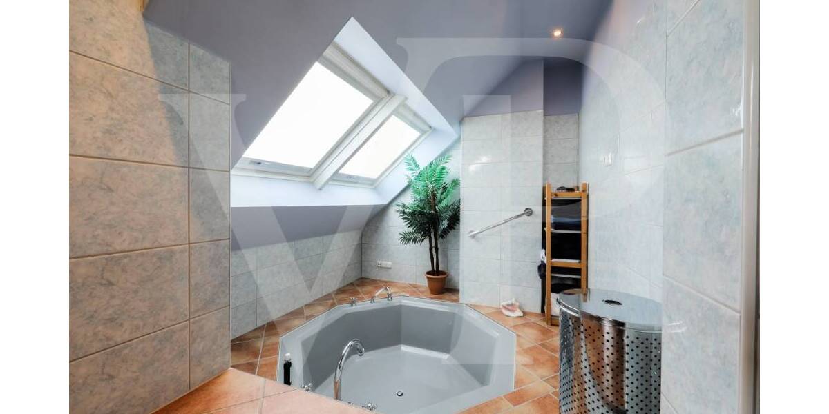 Einfamilienhaus Neu-Anspach Anspach - 7 Zimmer, 250 m&sup2;, 798.000&euro; | Angebot:26378664