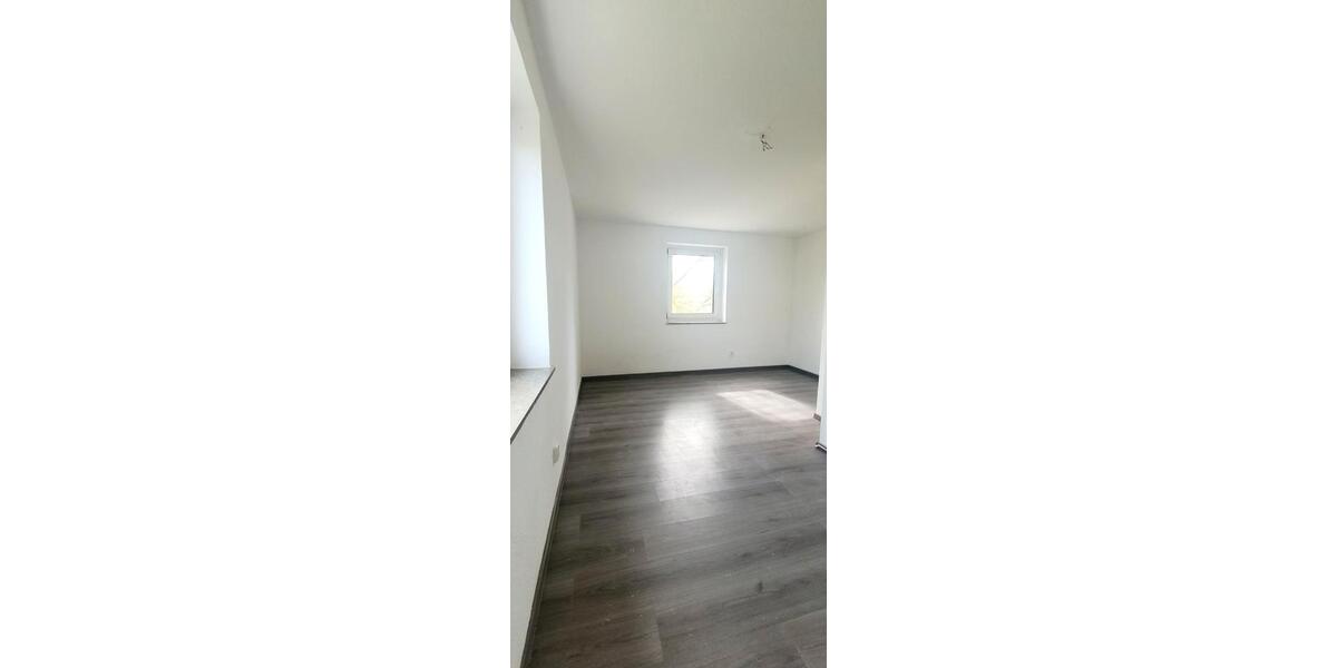 Etagenwohnung Eschwege - 3 Zimmer, 71 m&sup2;, 445&euro; | Angebot:26363243