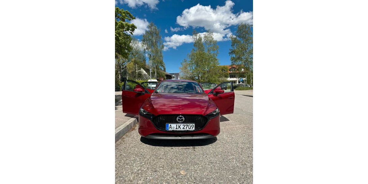 Mazda 3 125.385 km 17.650 &euro; München 81477