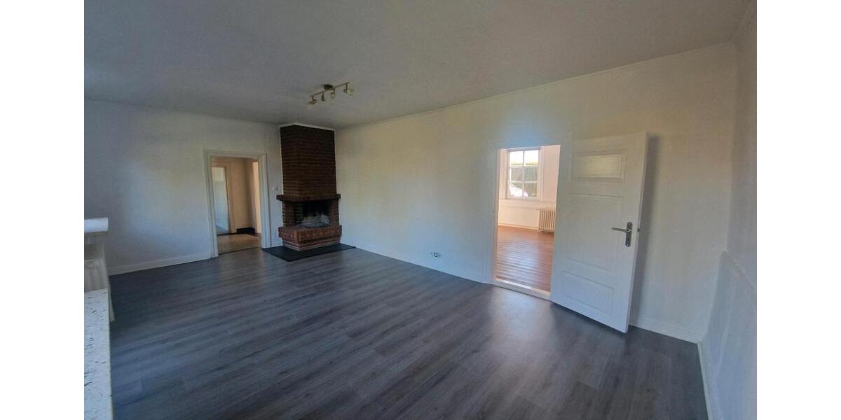 Mehrfamilienhaus, Wohnhaus Lasbek - 12 Zimmer, 400 m&sup2;, 650.000&euro; | Angebot:27128362