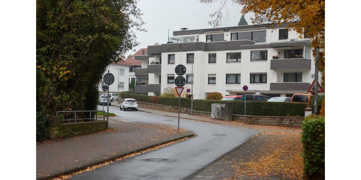 Helle, zentrale 3-Zimmer Wohnung im 2. OG mit Garage, Südbalkon, 3 zimmer
