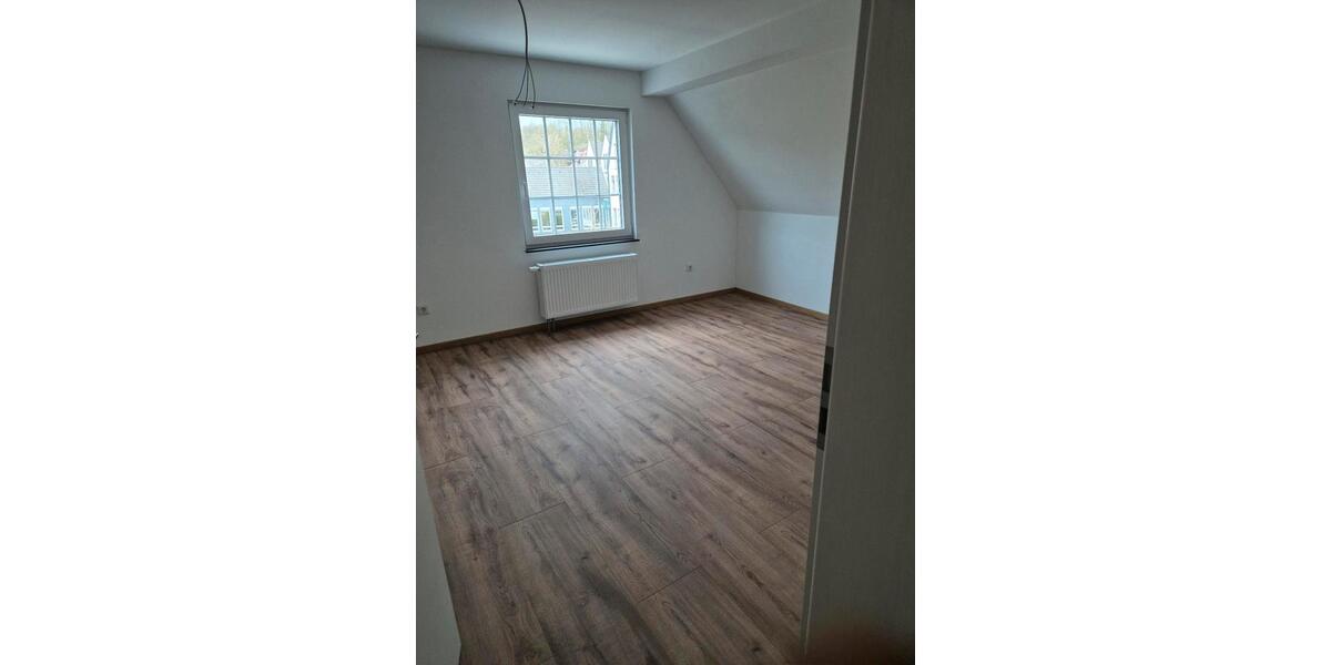 Dachgeschoßwohnung Wenden - 1 Zimmer, 70 m&sup2;, 1.050&euro; | Angebot:26194886