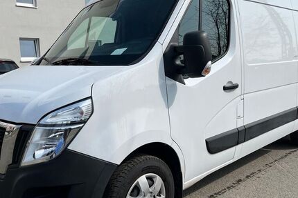 Nissan NV400